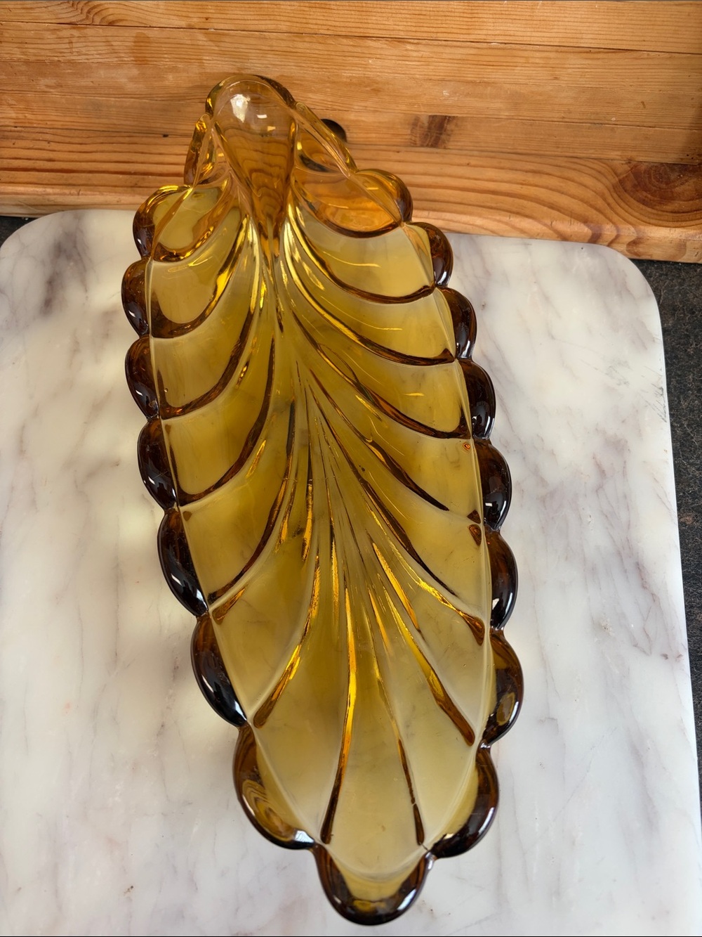 Amber Glass Leaf Serving Tray - Elegant Decorative Platter
